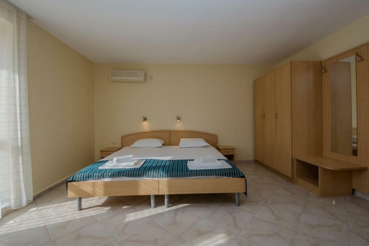 Hotel Briz Sozopol Esterno foto